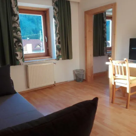 بيت ضيافة Familiengasthof Zirmhof 3*