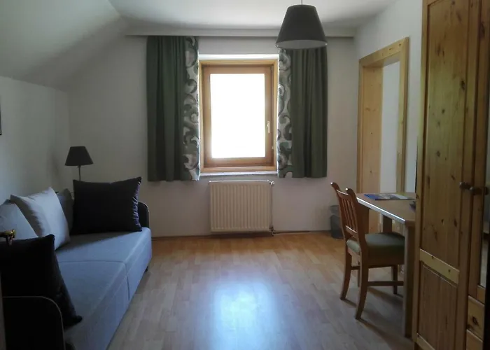 Familiengasthof Zirmhof بيت ضيافة مالطا